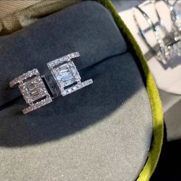 HOST PICK 😍 Beautiful Diamond Finger Ring - Picture 3 of 4